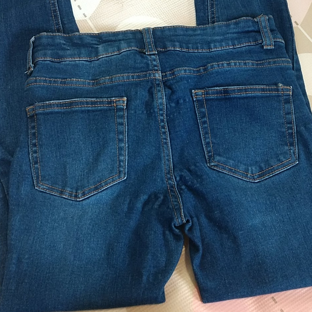 Wild Fable cropped Distressed Skinny Jeans. Size 0 - Picture 5 of 9